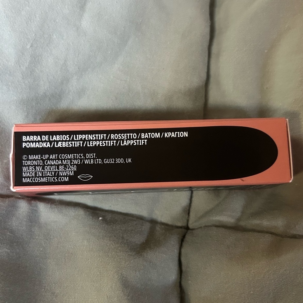 M·A·C M·A·Cximal Sleek Satin Lipstick in Fleshpot - Picture 7 of 7